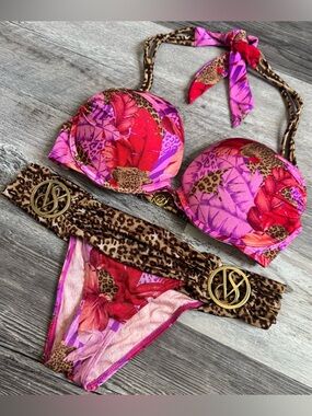 Victoria’s Secret miraculous bombshell bikini